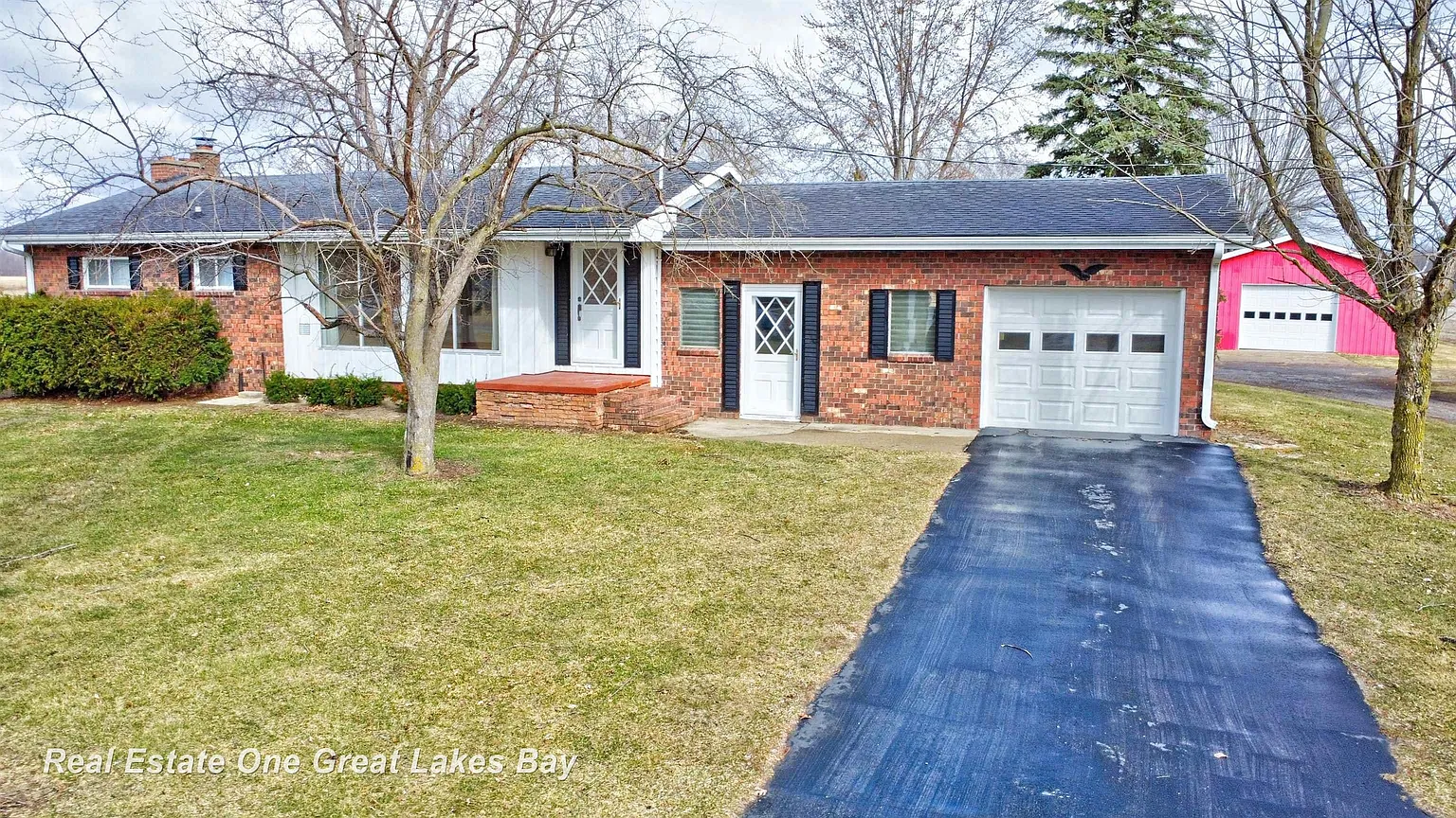 8730 Chesaning Rd photo 1