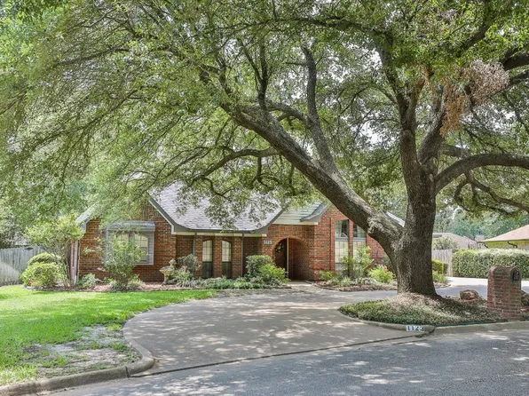 1123 Hillside Dr, Athens, TX 75751