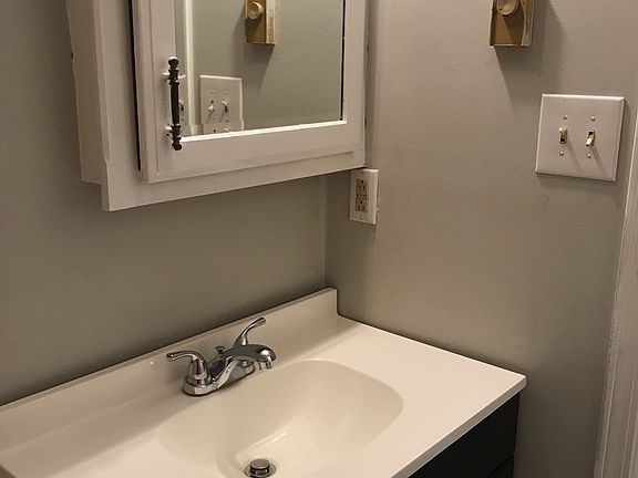 3rd image of 313 Center St