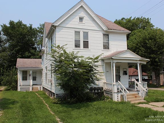 3rd image of 414 Emmet St
