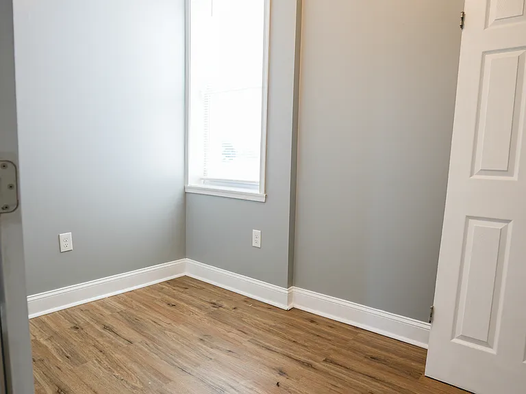 2213 Riggs Ave — Photo 10