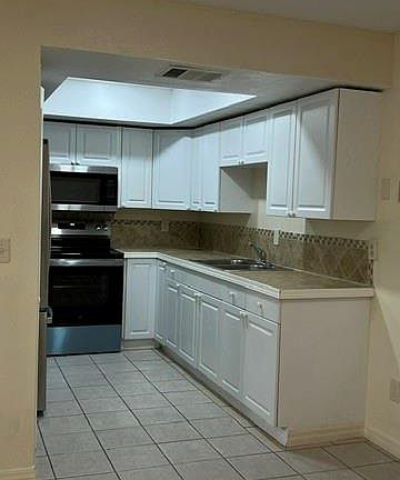 5th image of 621 Gerald Ave