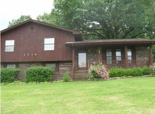 1714 Mountain Bay Dr, Hixson, TN 37343