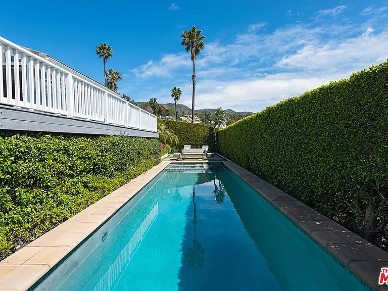 23901 Malibu Knolls Rd — Photo 17