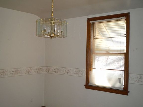 3rd image of 1305 Gates St