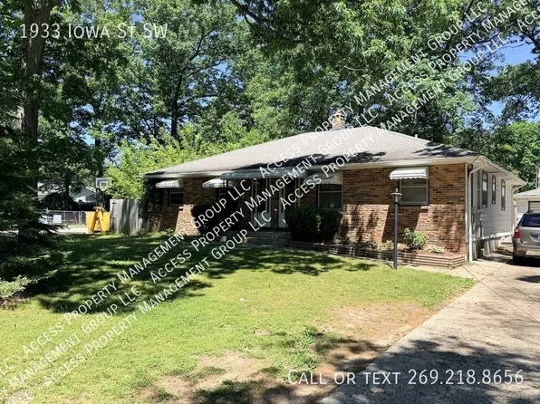 1933 Iowa St SW, Wyoming, MI 49519