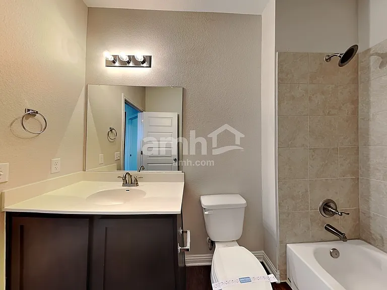 8112 Turnberry Ln — Photo 11