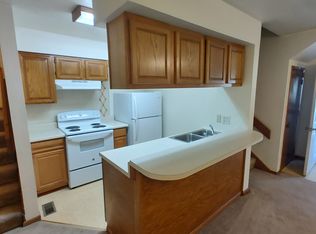 912 Farnsworth Rd #2, Waterville, OH 43566