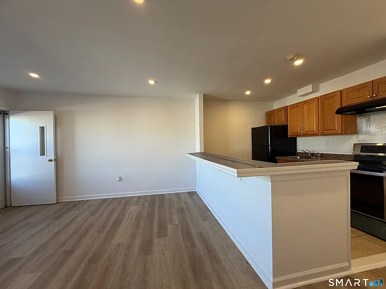 69 Cove Rd #B9 — Photo 5