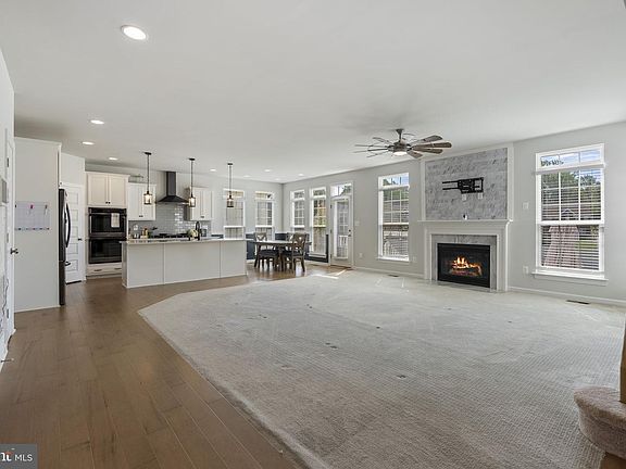 3rd image of 5809 McIntosh Pl