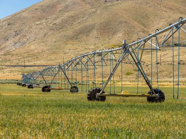 425-940 Constantia Rd, Doyle, CA 96109