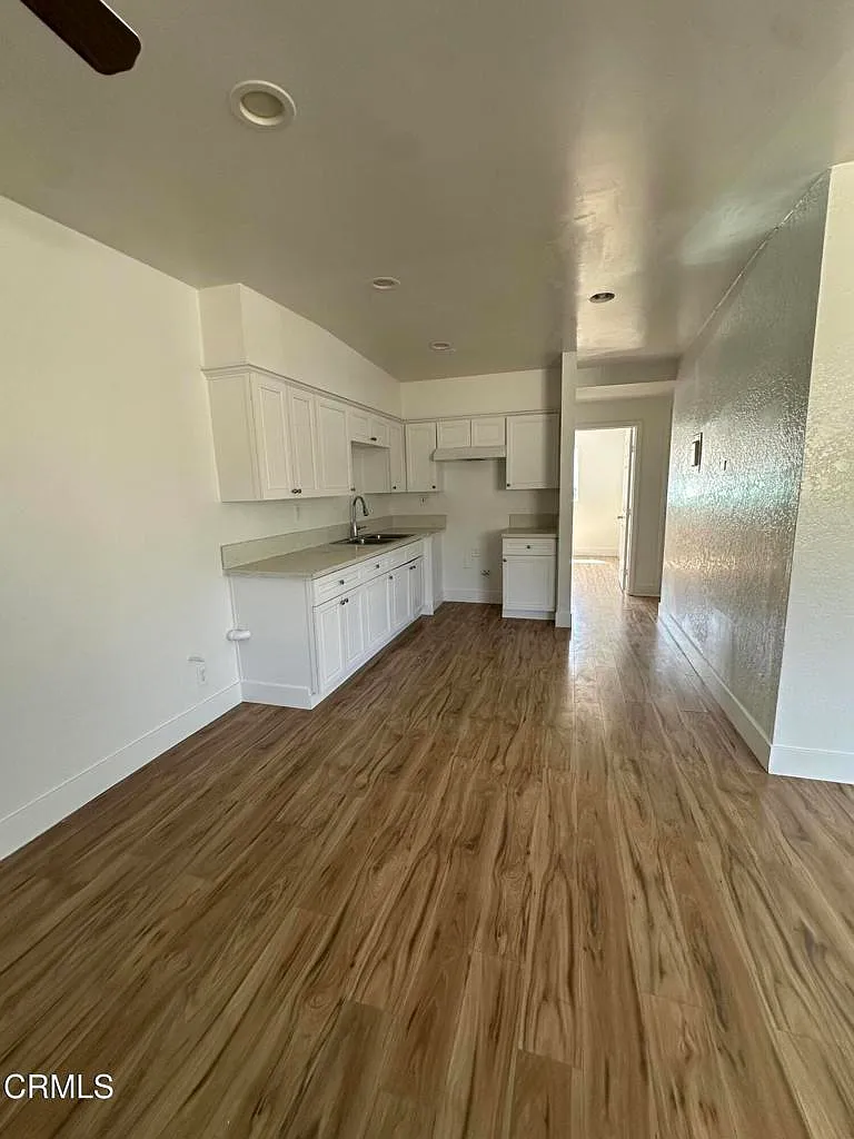 3 bed, 1.0 bath, 890 sqft, $2,995 — Photo 4
