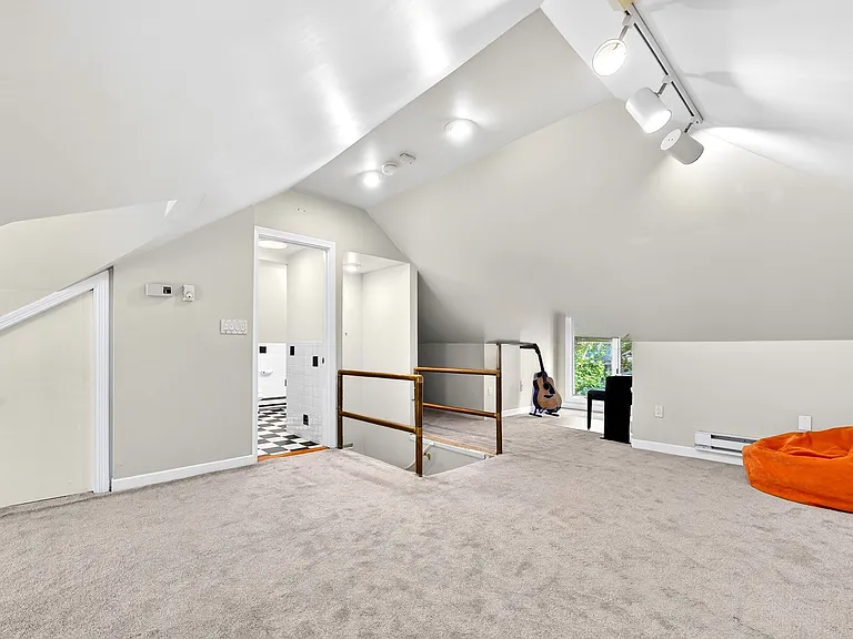 288 Auburndale Ave #2 — Photo 10