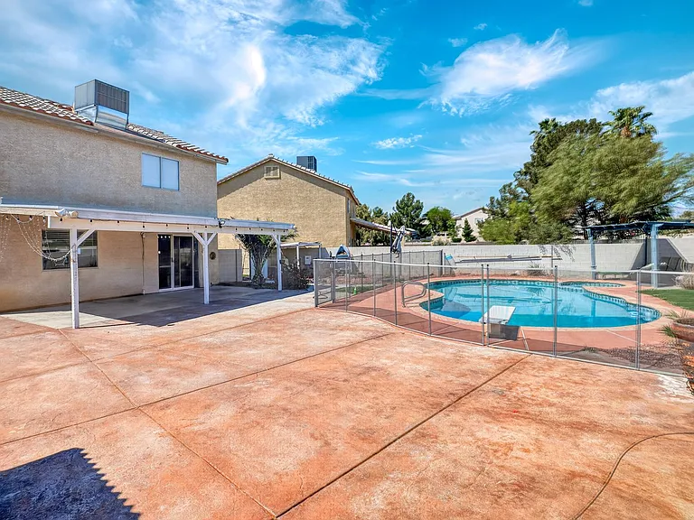 7520 Bowles Dr — Photo 21
