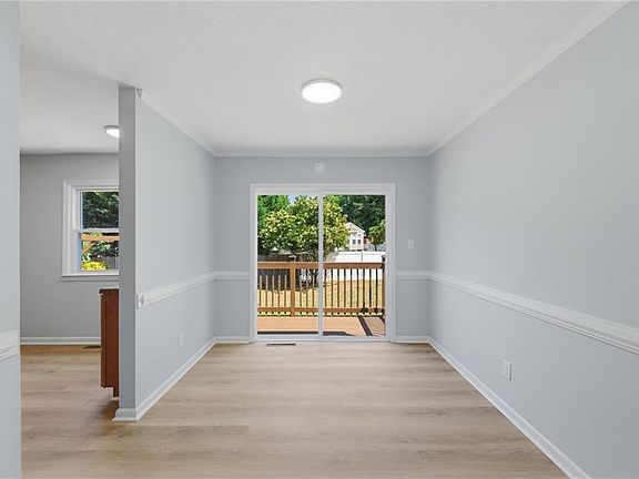 5th image of 504 Gold Cup Rd