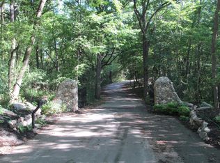 260 Bushaway Rd, Wayzata, MN 55391