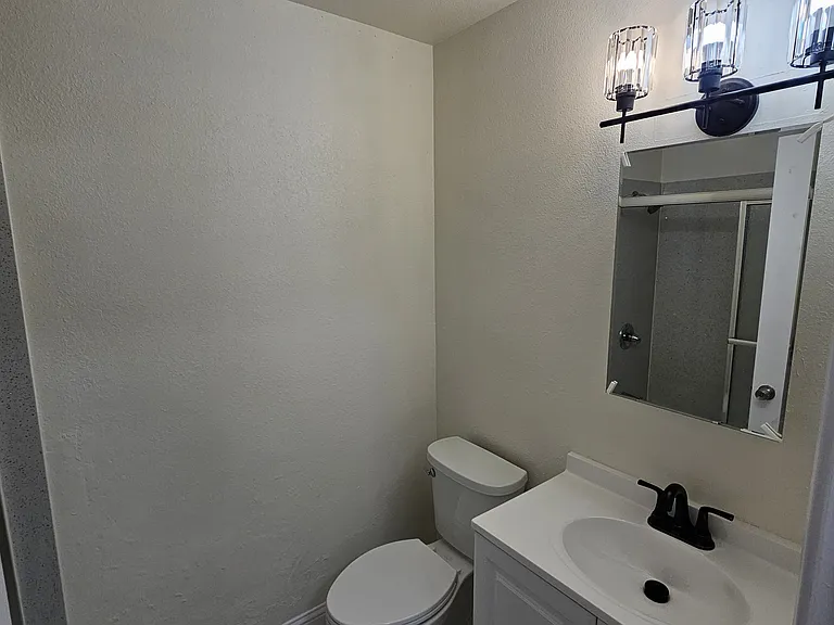 4101 Porter St #6 — Photo 22