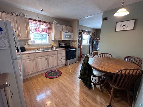 27 Beech Ct, Babbitt, MN 55706