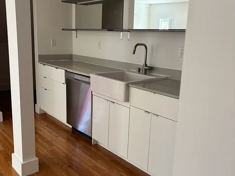 2516 London St #2516 — Photo 6