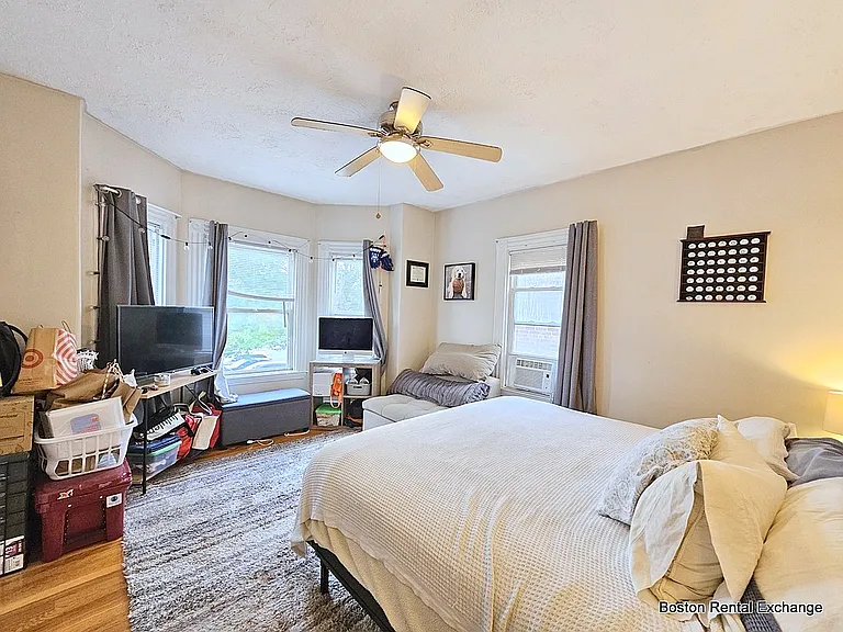 18 Mansfield St #2 — Photo 6