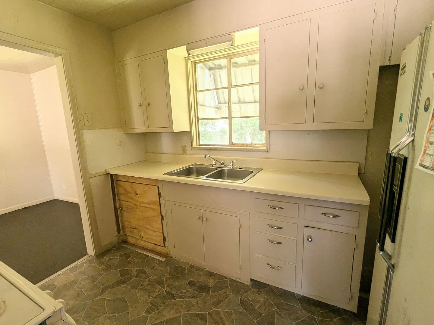 Available November! 3 Bedroom on TX - Accepting Housing — Photo 2
