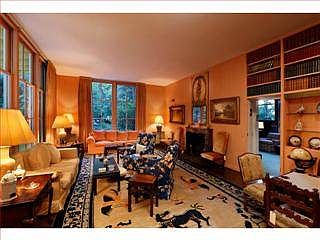 5th image of 888 Irwin Dr
