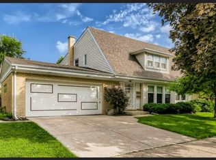 9233 N Courtland Dr UNIT 1, Niles, IL 60714