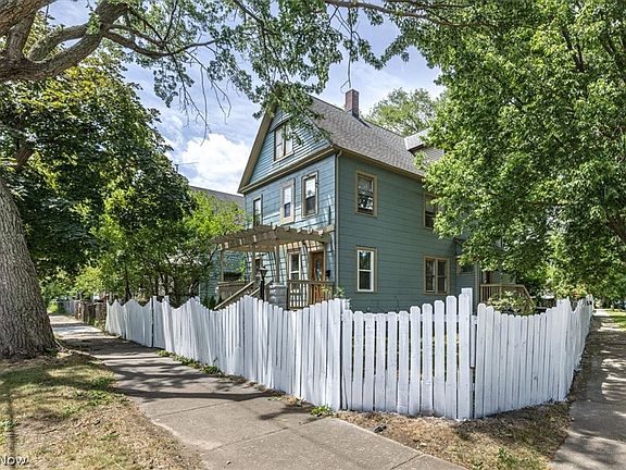 3rd image of 3290 W 17th St