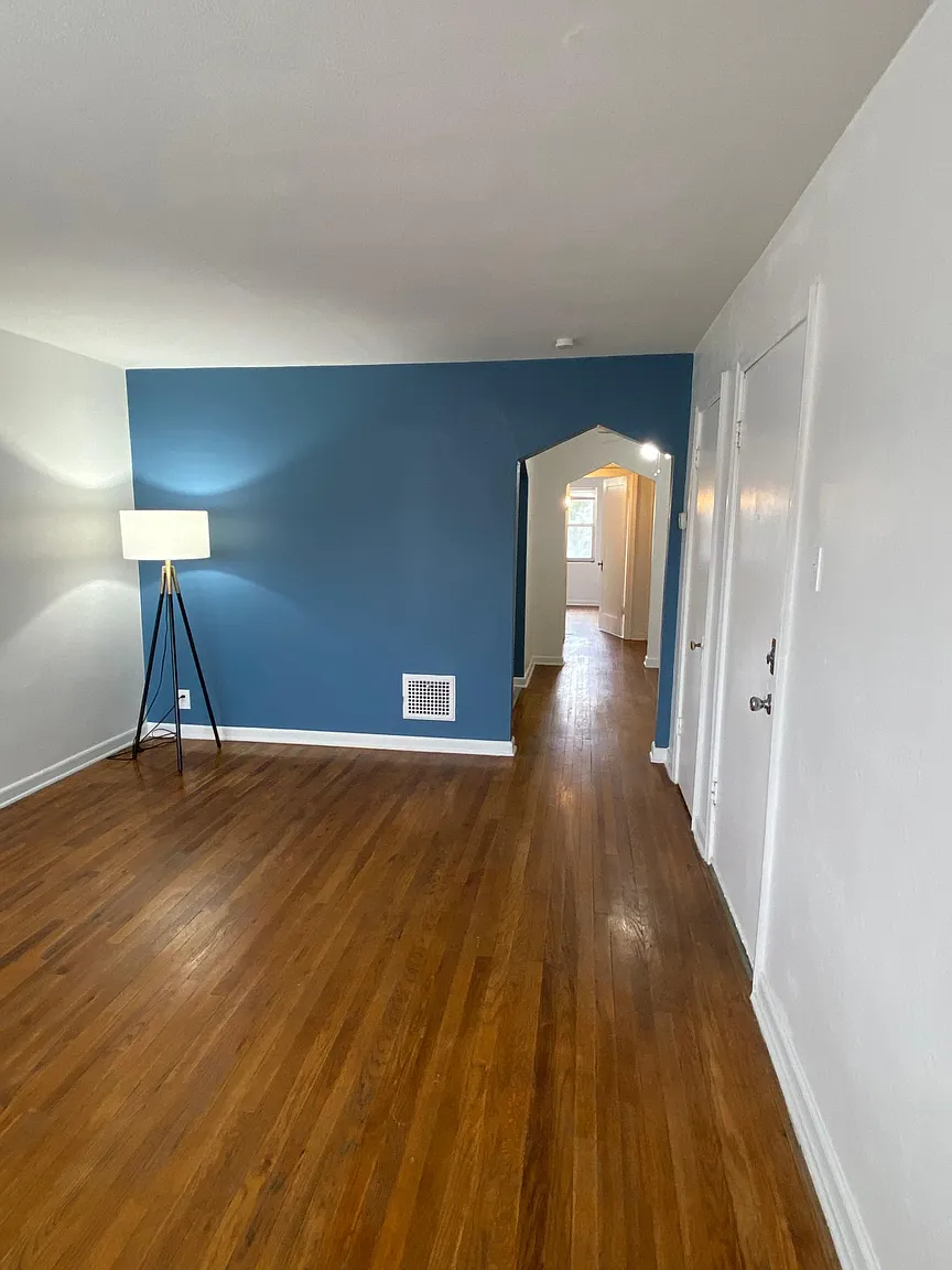 5418 Chippewa St #2E photo 1