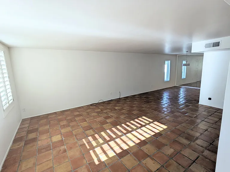 7662 E Minnezona Ave — Photo 38