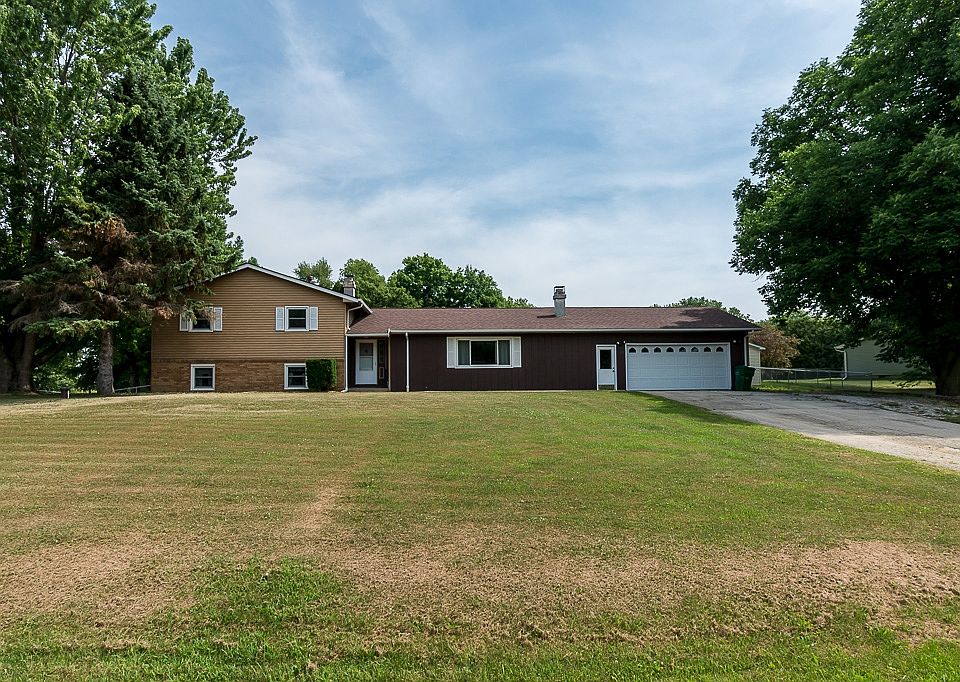 1st image of 11 Ponderosa Dr