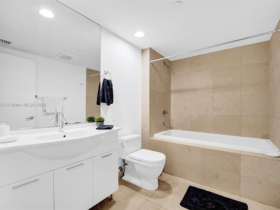 1st image of 475 Brickell Ave #33