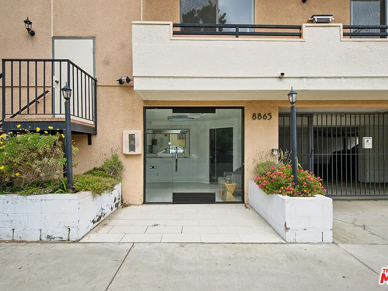 8865 Alden Dr #101 — Photo 2