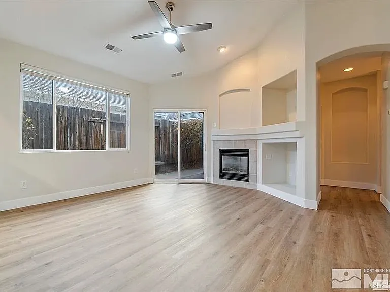 9725 Cattail Cir — Photo 5