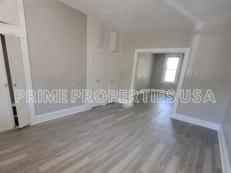 305 Anthony St — Photo 3
