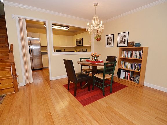 3rd image of 71 Mews Ln