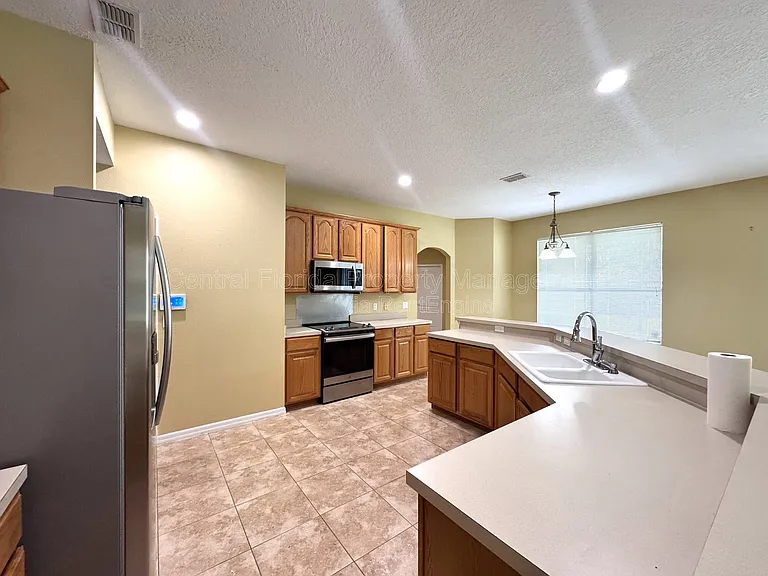 10118 Shortwood Ln — Photo 12
