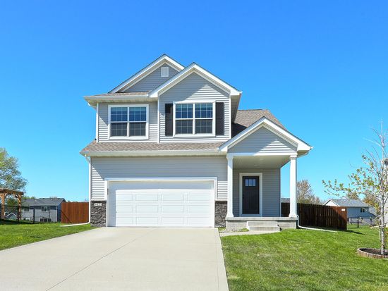 5421 Rowling Dr, Ames, IA 50014