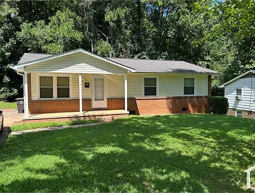 3 bed, 974 sqft, $1,550 — Photo 1