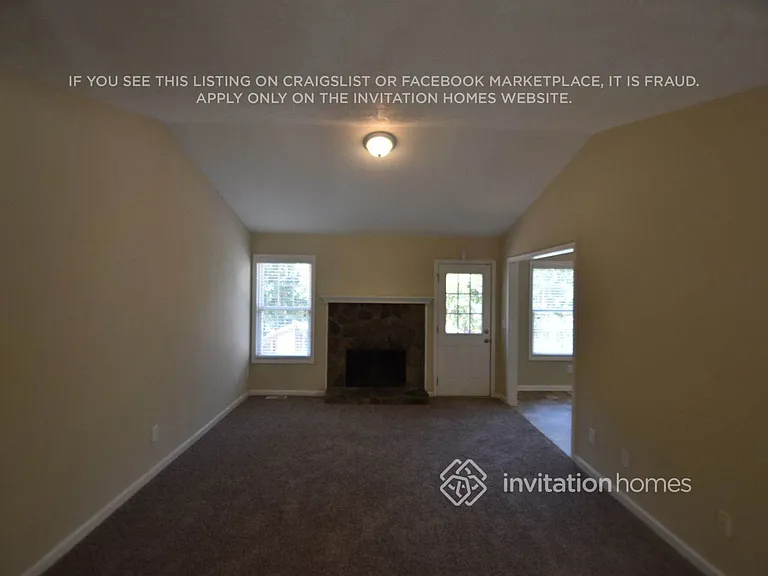 1112 Summer Chase Dr — Photo 2