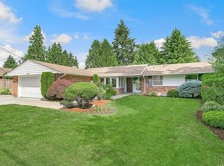 9150 SE 40th St, Mercer Island, WA 98040