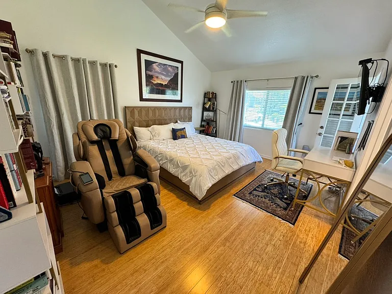525 Summer View Cir #525 — Photo 11