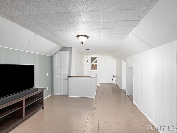 4th image of 2036 Martin Ave SE