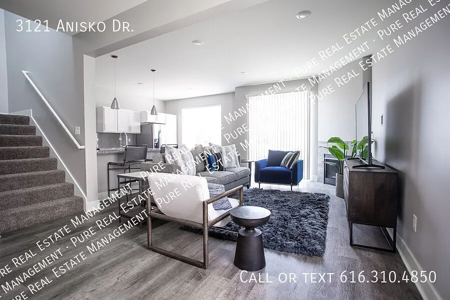 Sequoia | Three Bedroom Interior - Walkout — Photo 2