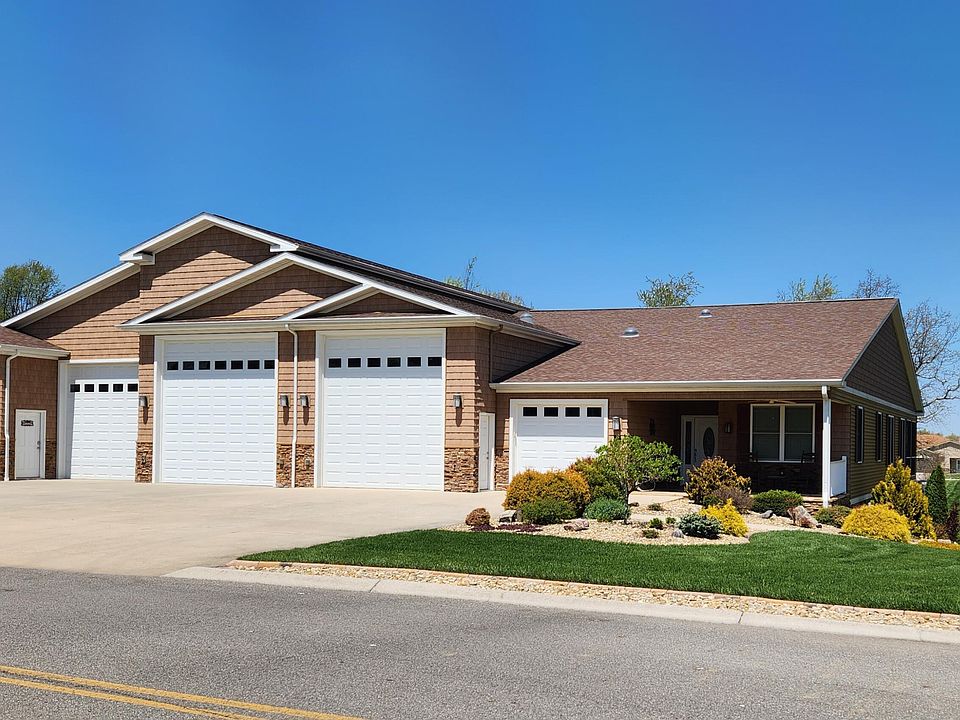 1st image of 14 Red Oak Dr