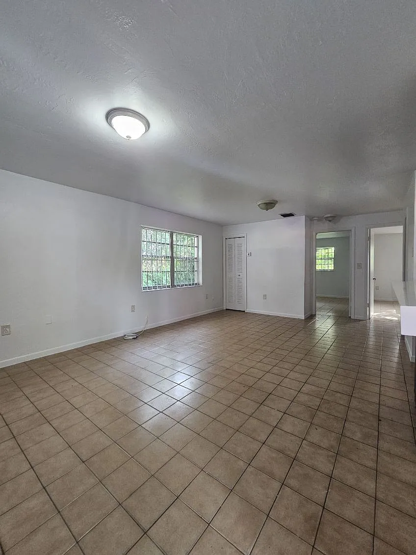 2 bed, 1.0 bath, $2,100 — Photo 3