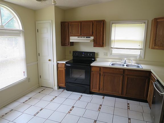 2nd image of 442 Eagle Brook Dr #1