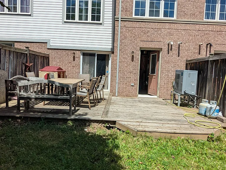 1218 Lamont Cres — Photo 25