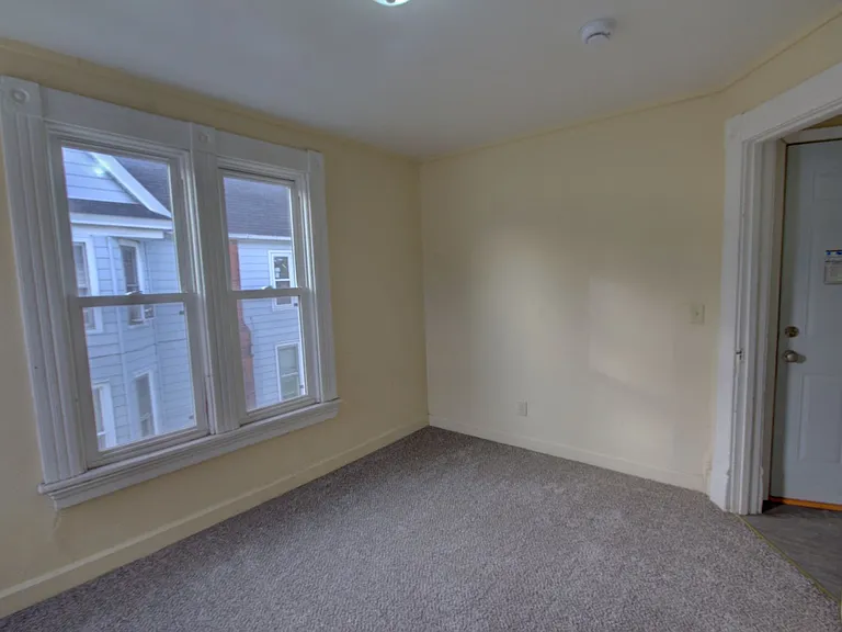 2530 7th Ave — Photo 11
