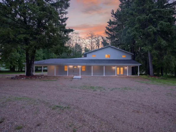 6947 Brown Rd, Parma, MI 49269